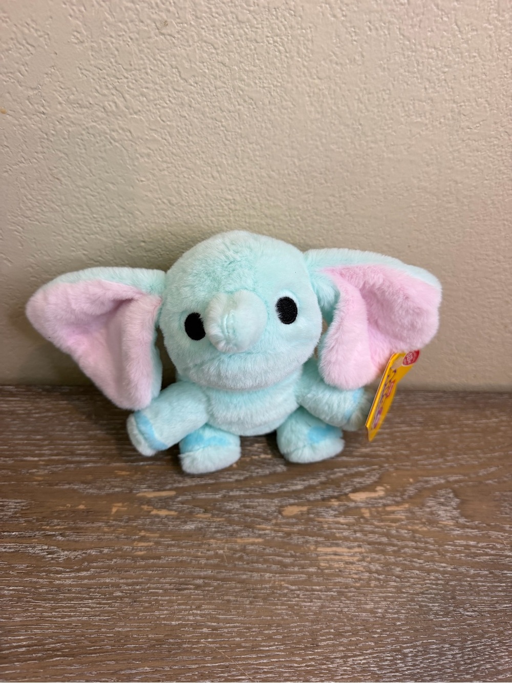 Zuru Hug-A-Lumps Eliza - FUZZY mini weighted blue elephant